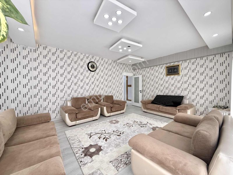 Üçkuyularda 3+1 Full Bakımlı Arakat Satılık Daire