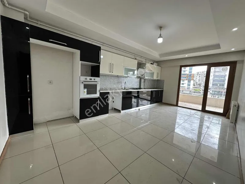 Urfa Yoluna Sıfır 185 m² 3+1 Kiralık Ana Cadde Cepheli