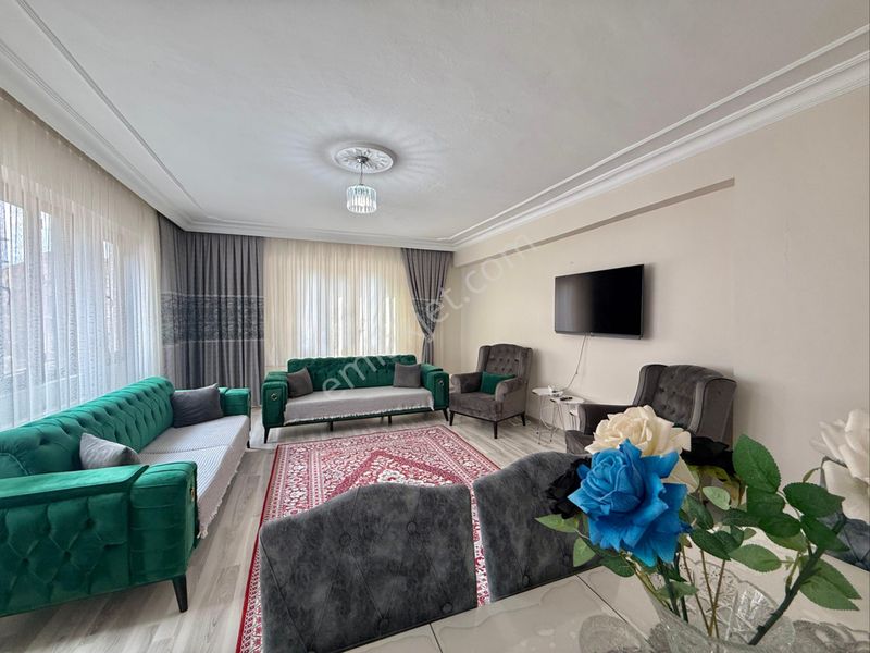 Gaziler Çeşme Durağı Karşısı 3+1 Yapılı Ve Arakat Daire