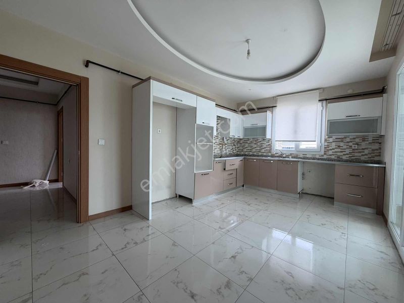 Havalanı Kavşağında Mükemmel 3+1 Daire