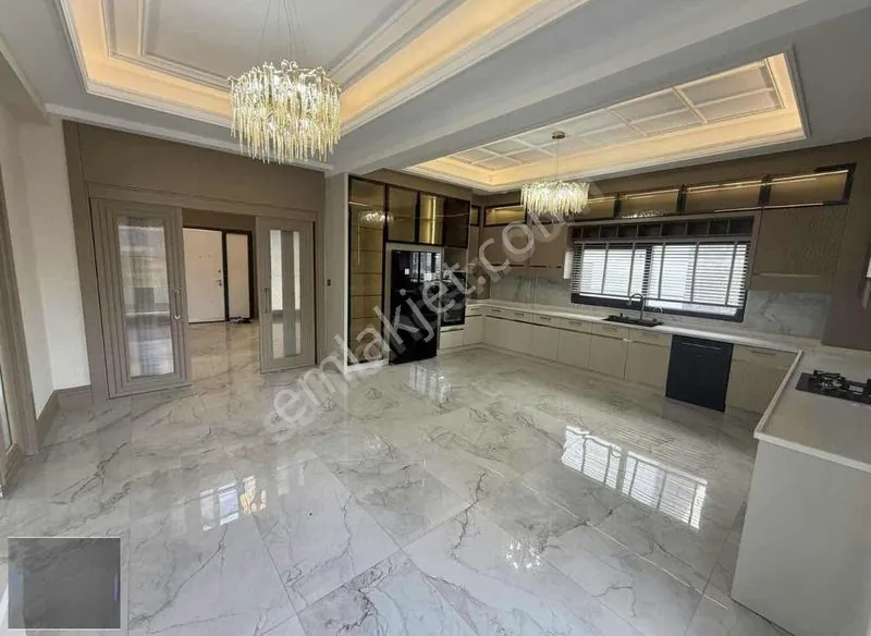 75 Yol Bitimi Nirvana Villaları 6+1 Triplex