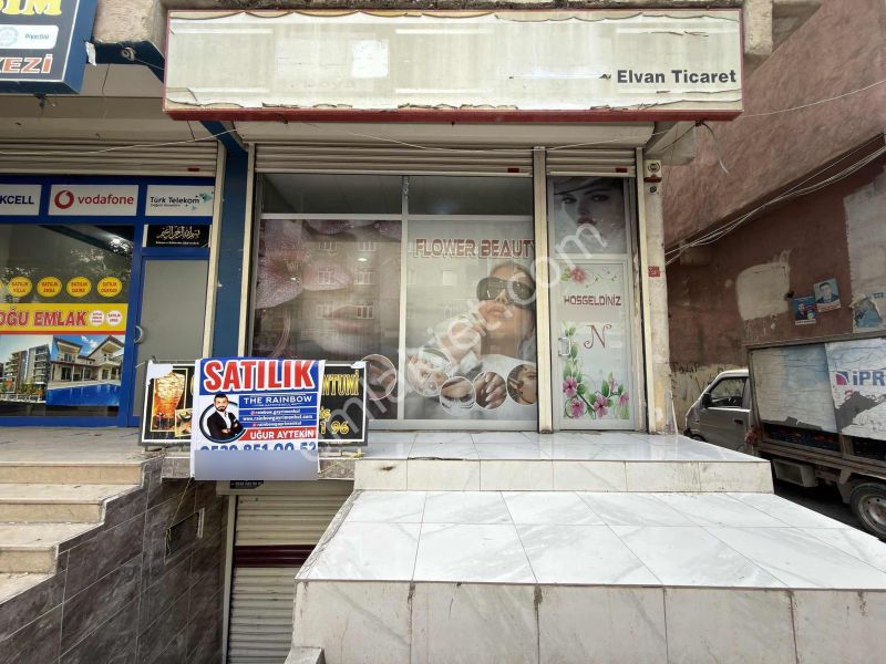 Bağlar Öğretmenler Caddesinde Net 100 m² Satılık Dükkan