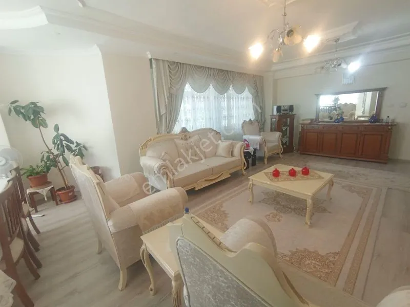 Mezopotamya Cadde Üstü 3+1 Geniş Daire