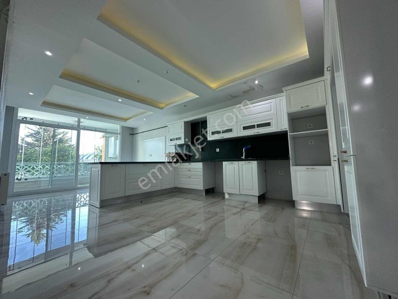 Pia Kalitesiyle Park 75 İn Yanı Başında 3.5+1 Daire