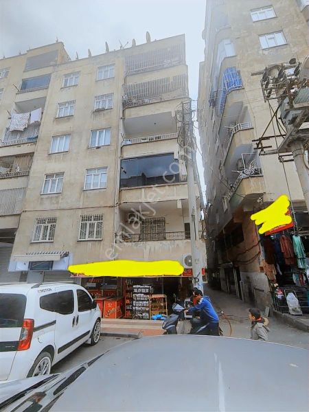 Öğretmenler Caddesi'nde 2+1 Daire (Araç Takasına Açık)